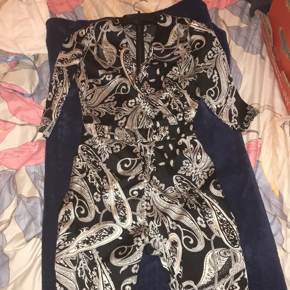 Patterned elegant floral jumpsuit - Picture 5 of 8